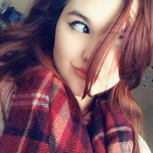 Meet your Posher, Fallon